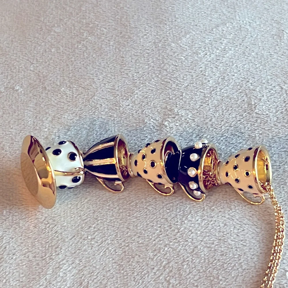 NWT Kate Spade Alice In Wonderland Stacked Teacup Pendant Necklace